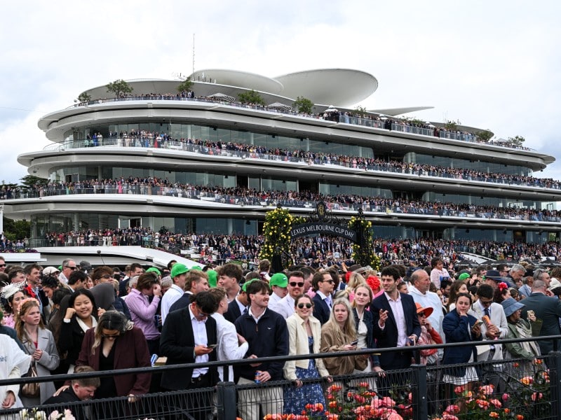 Melbourne racing crowds